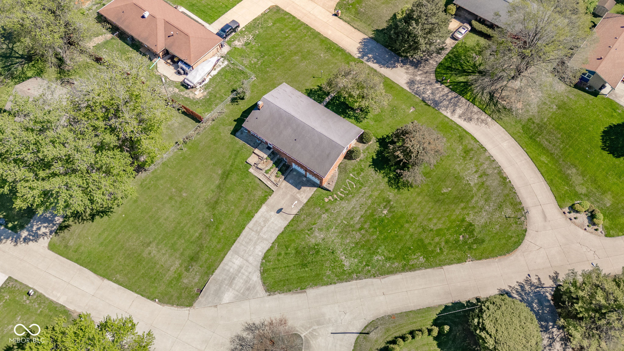 1016 Brunswick Way Anderson, IN 46012 - Photo 4 of 38