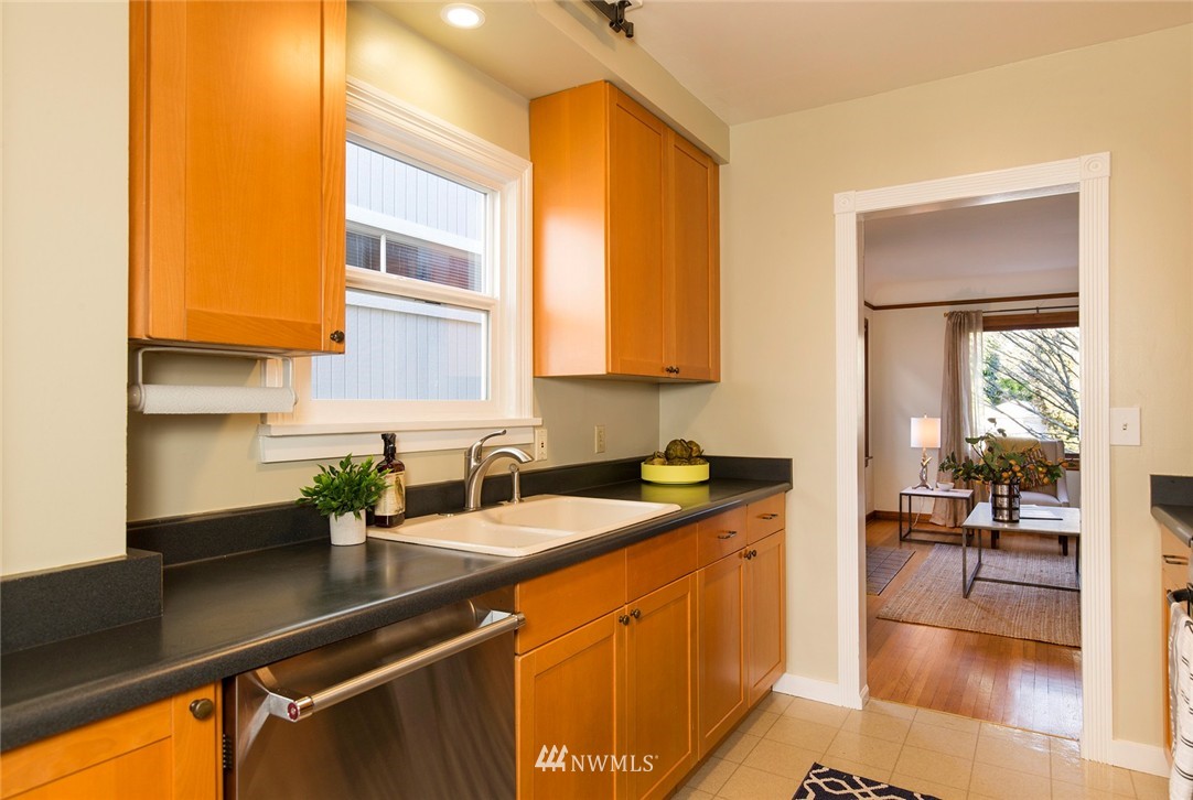 507 North 73rd Street Seattle, WA 98103 - Photo 12 of 25 Gallery Image 12