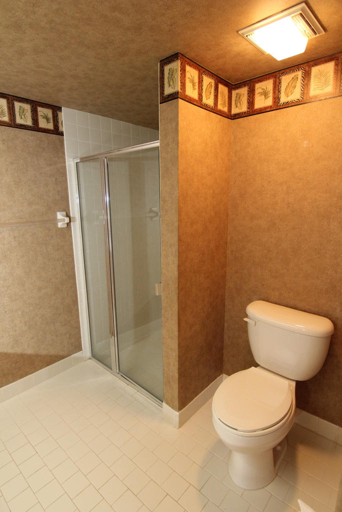 5750 Coach House Circle, Unit D Boca Raton, FL 33486 - Photo 11 of 17 11 Diaz Bath #2
