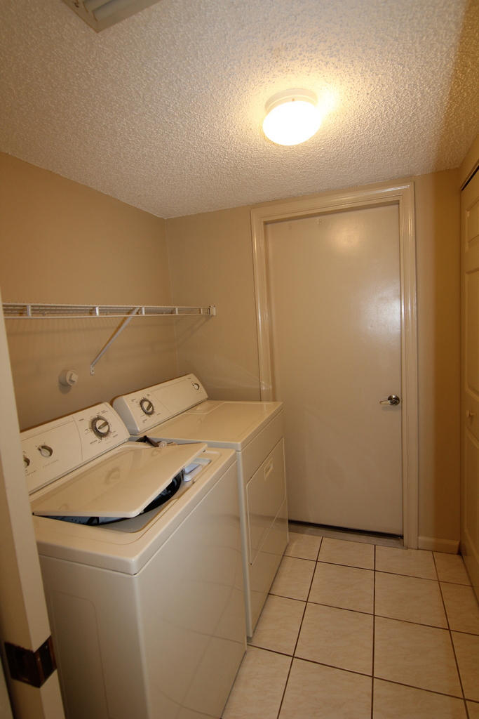 5750 Coach House Circle, Unit D Boca Raton, FL 33486 - Photo 15 of 17 17 Diaz Utility Rm