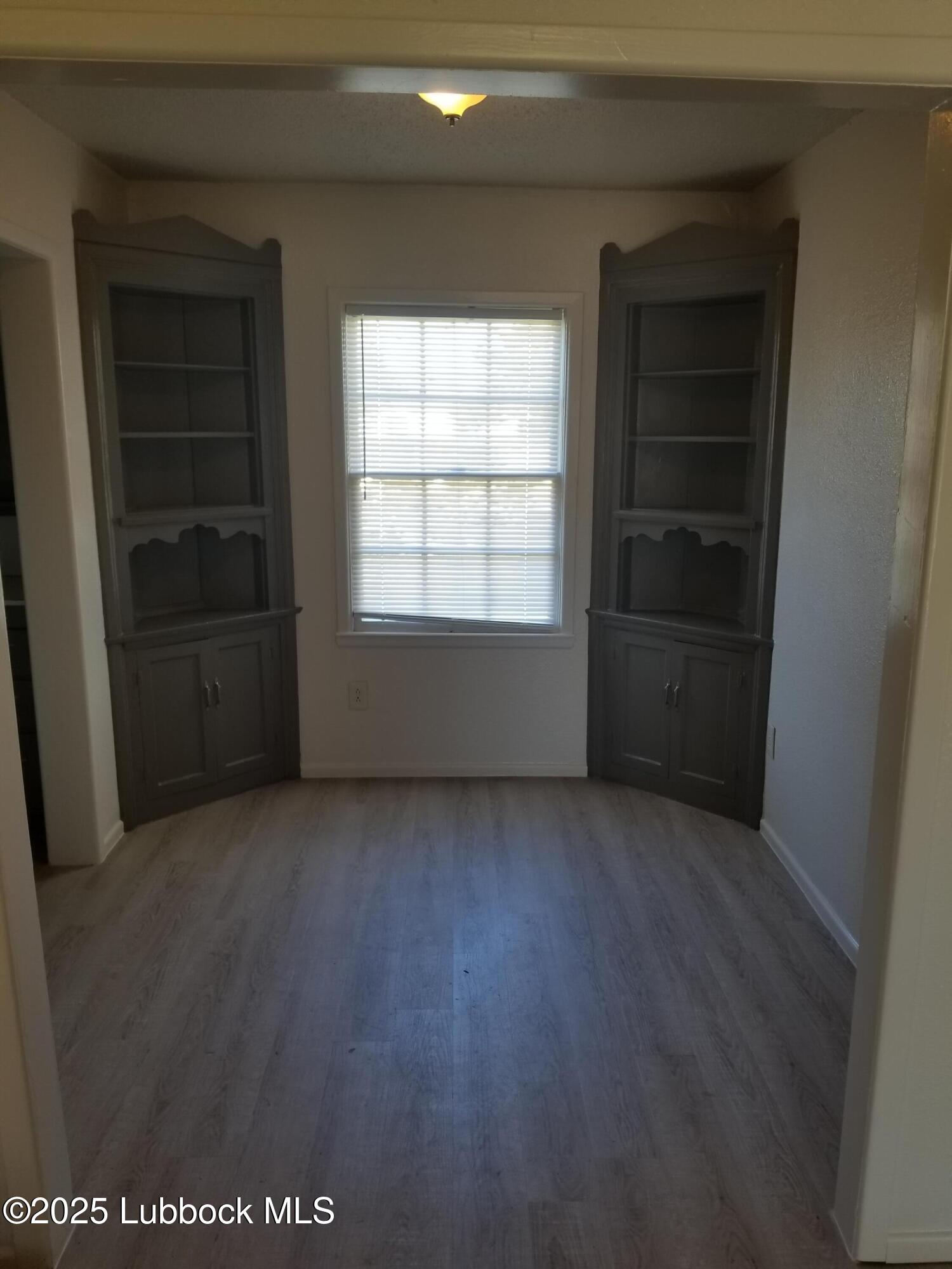 1912 45th Street Lubbock, TX 79412 - Photo 3 of 7 Din