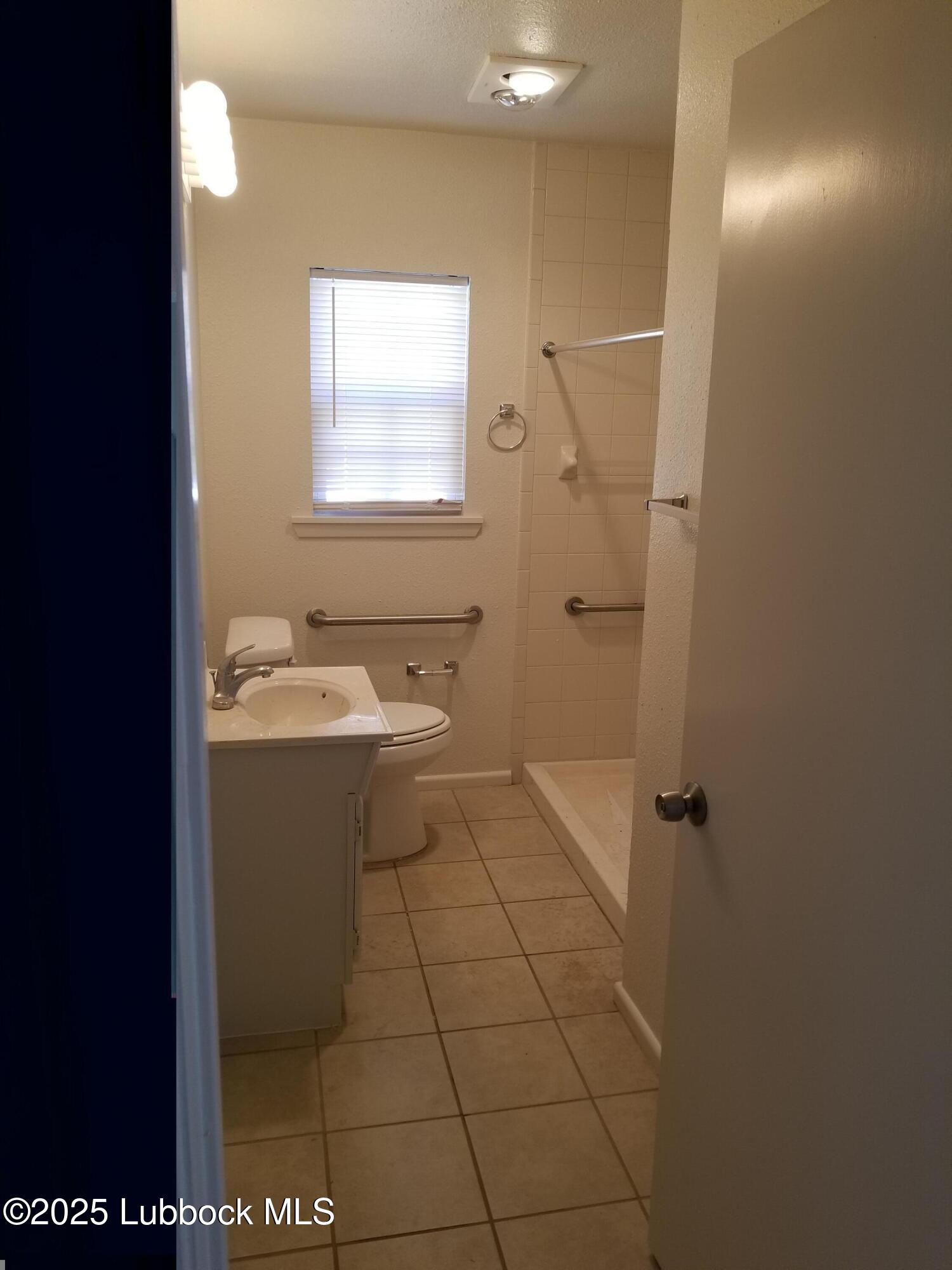 1912 45th Street Lubbock, TX 79412 - Photo 4 of 7 bath