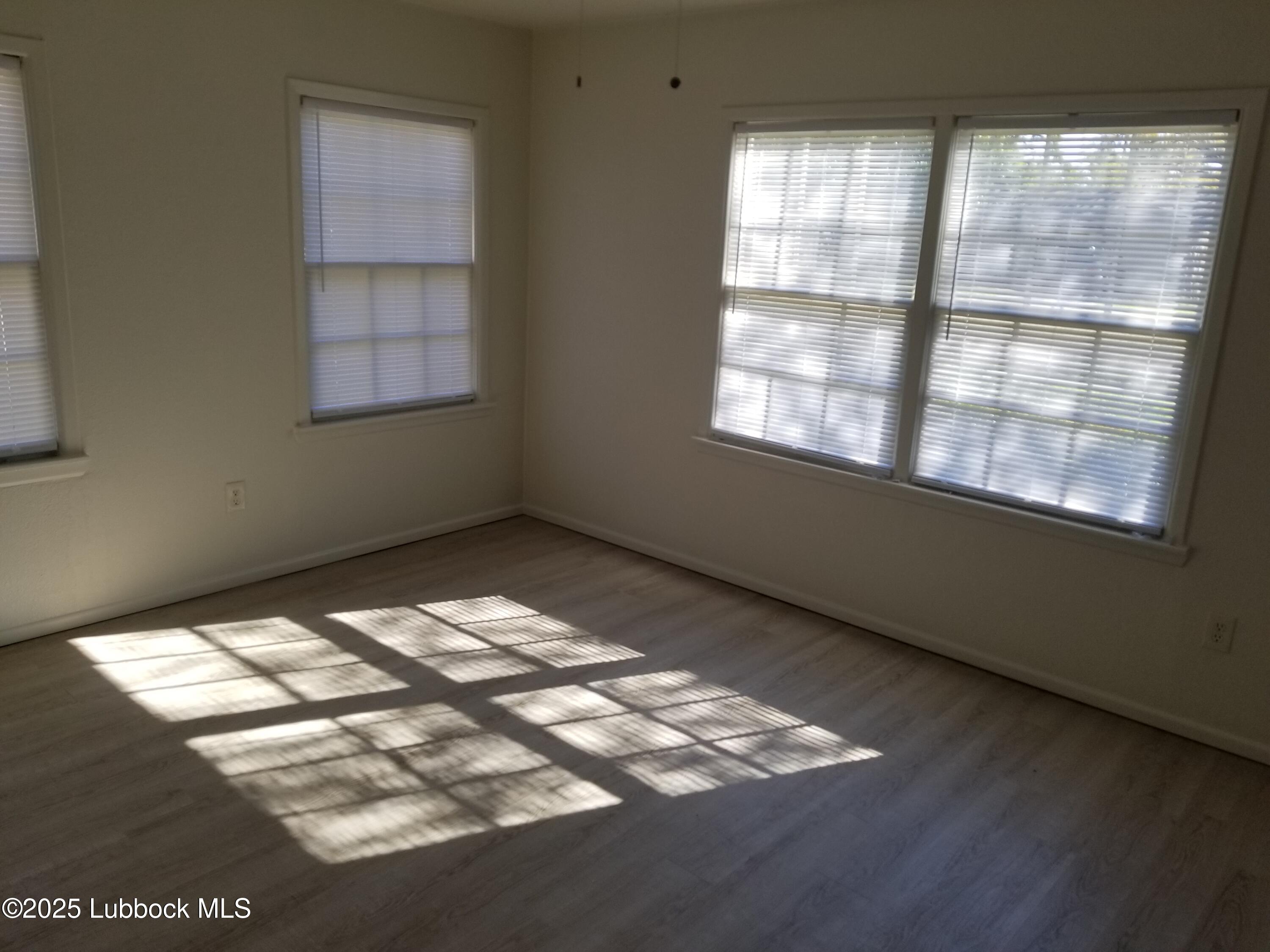 1912 45th Street Lubbock, TX 79412 - Photo 5 of 7 bed1