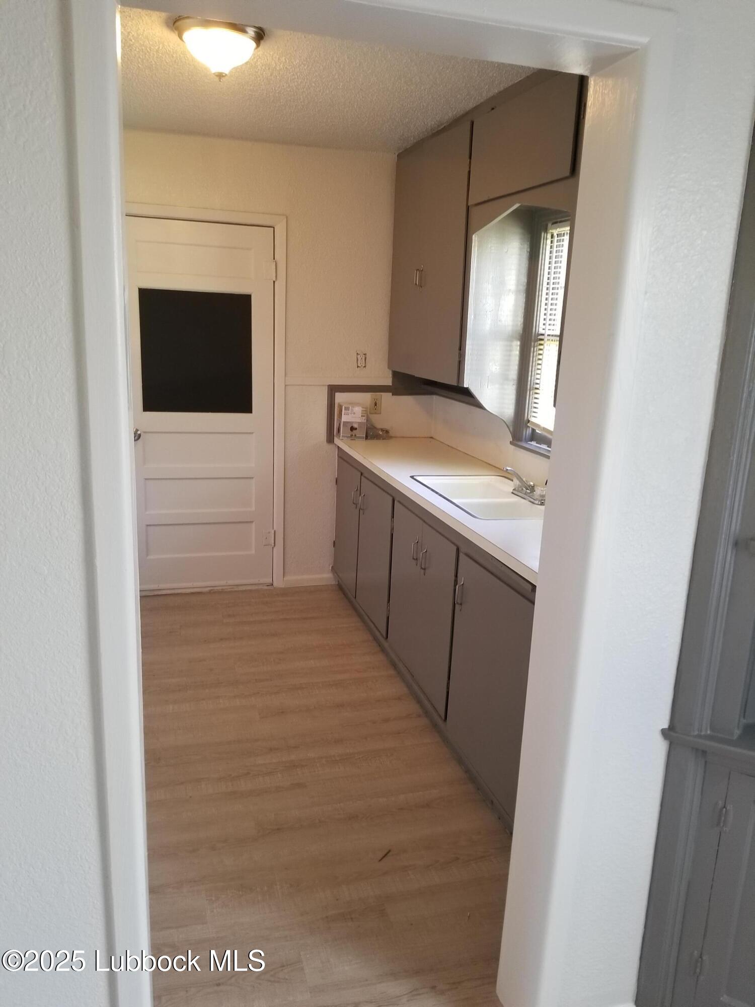 1912 45th Street Lubbock, TX 79412 - Photo 6 of 7 kit