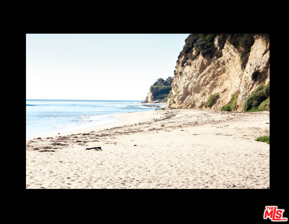 29221 Heathercliff Road, Unit 12 Malibu, CA 90265 - Photo 8 of 8 a view of a sky view