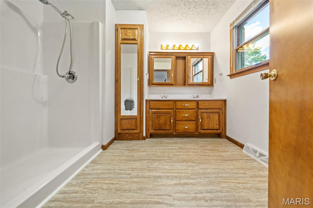 503 Spruce Street Dixon, MO 65459 - Photo 20 of 52