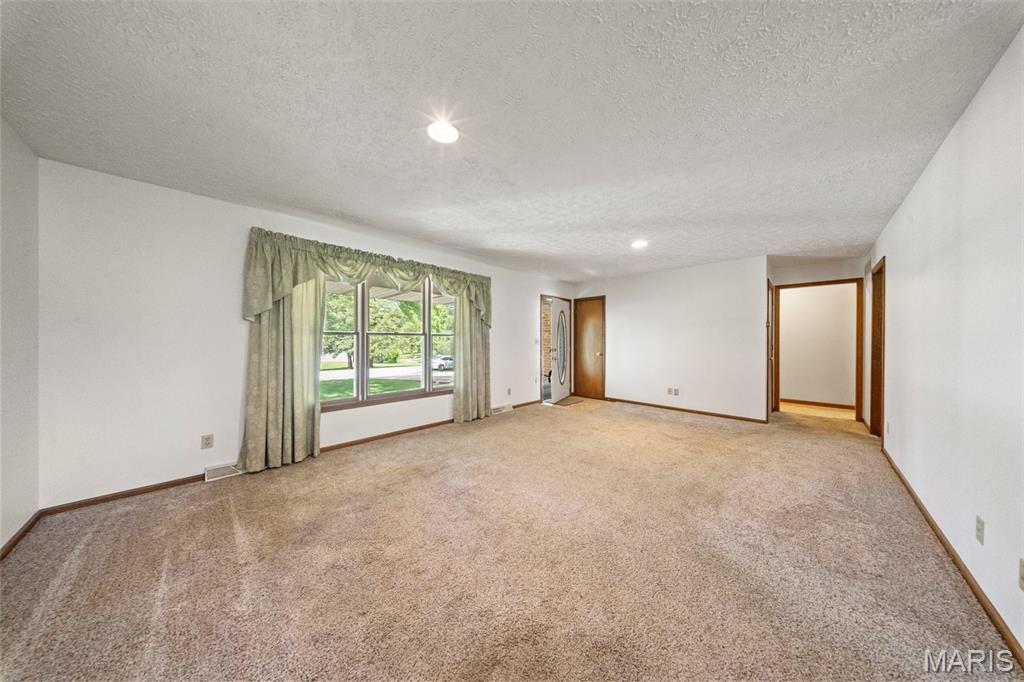 503 Spruce Street Dixon, MO 65459 - Photo 6 of 52