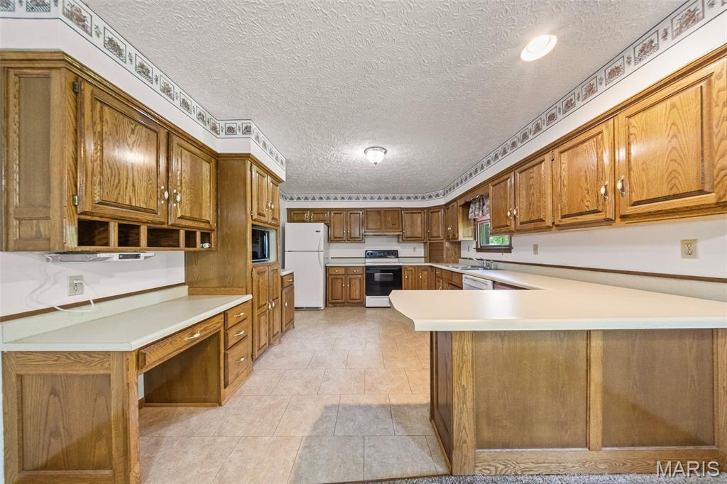 503 Spruce Street Dixon, MO 65459 - Photo 10 of 52
