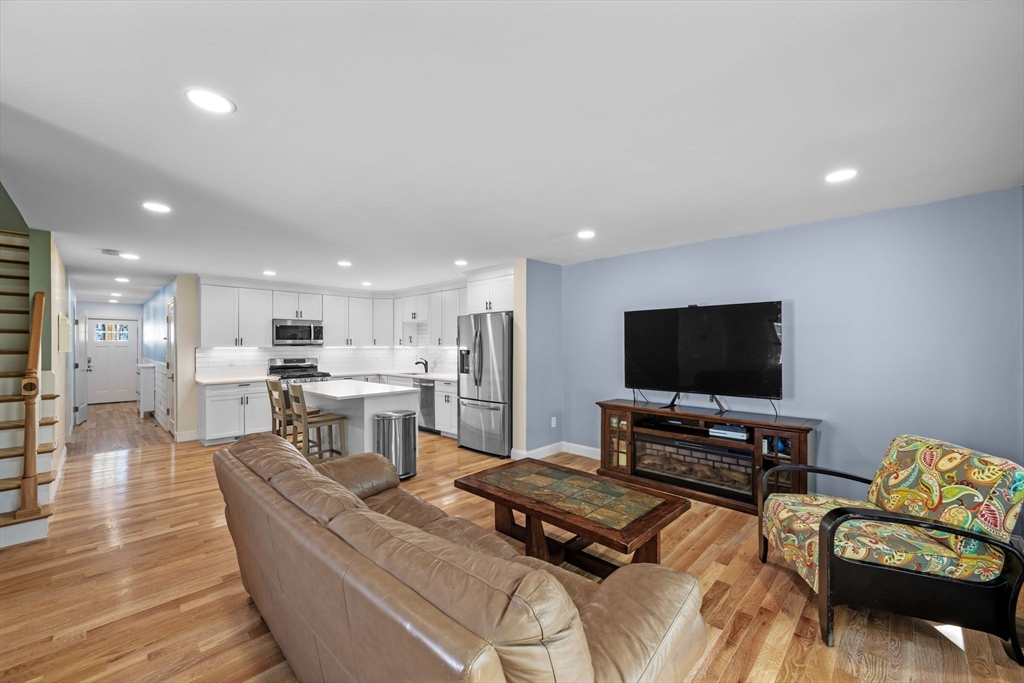 72 Manchester Street, Unit 72 Lowell, MA 01852 - Photo 6 of 41
