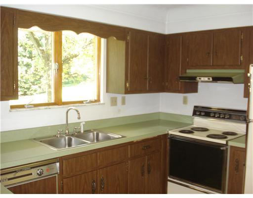 923 Harrison City Road Trafford, PA 15085 - Photo 4 of 8 Kitchen.