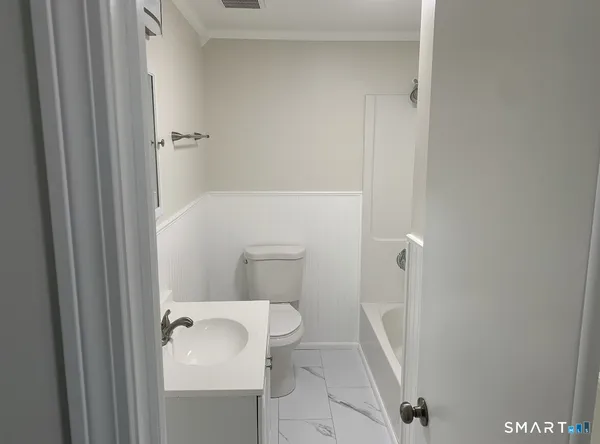 $589,900 | 72 Glen Eagle Drive, Bristol, CT 06010