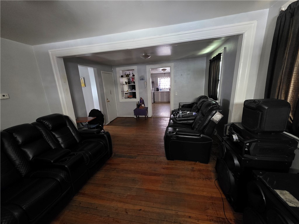 124 Gray Street Rochester, NY 14609 - Photo 4 of 17