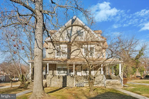 $1,630 | 118 Walnut Avenue, Unit 2, Ardmore, PA 19003