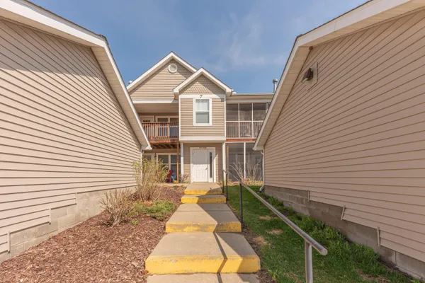 $255,000 | 1322 Heatherwood Lane, Ann Arbor, MI 48108