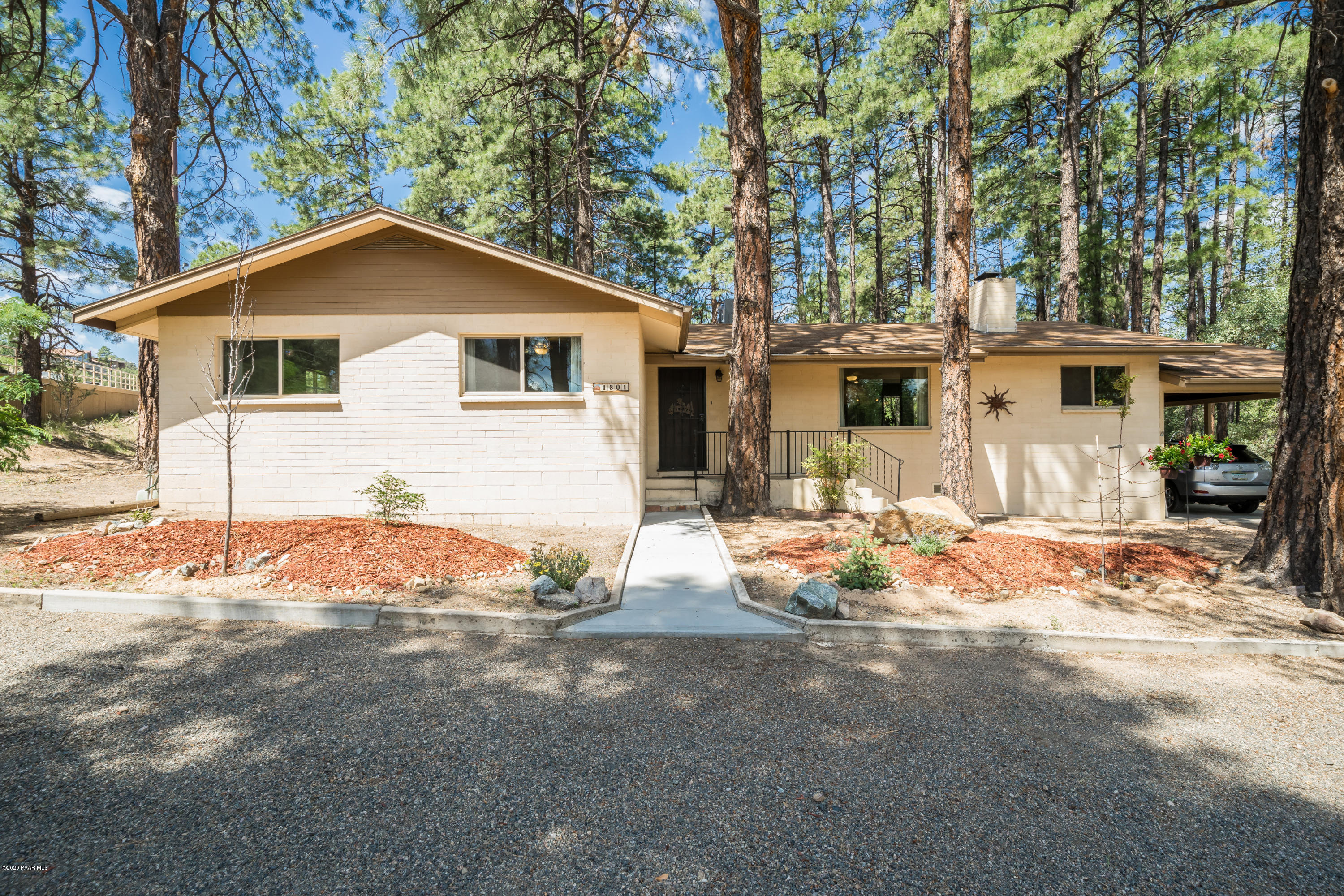 1301 Paradise Valley Road Prescott, AZ 86303 - Photo 1 of 27 Welcome!