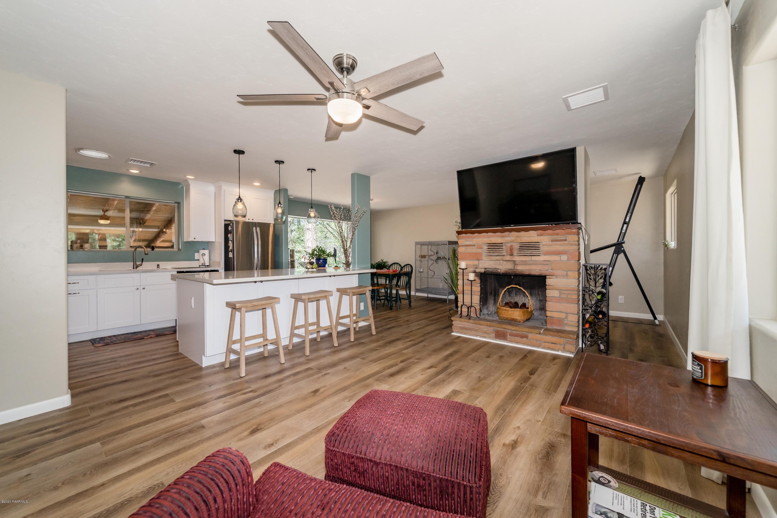 1301 Paradise Valley Road Prescott, AZ 86303 - Photo 7 of 27 004_Living Room