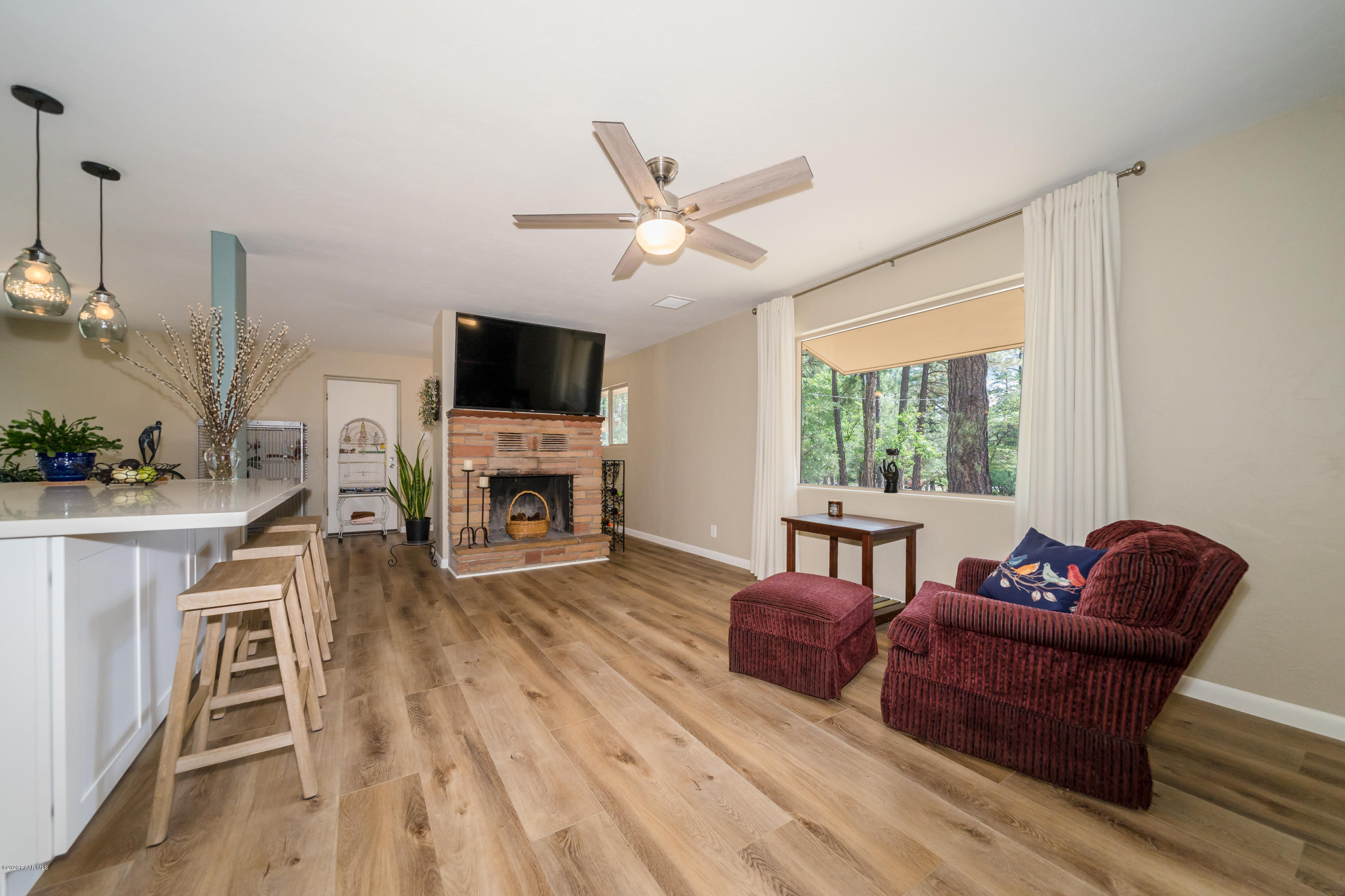 1301 Paradise Valley Road Prescott, AZ 86303 - Photo 9 of 27 006_Living Room