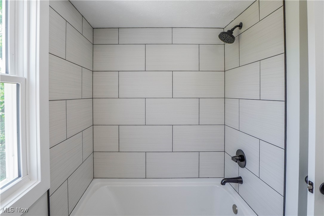 5367 Lance Road Medina, OH 44256 - Photo 31 of 44 Full Bathroom