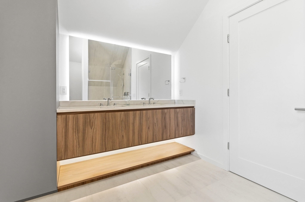 9 Algonquin Road, Unit 2 Chestnut Hill, MA 02467 - Photo 24 of 37