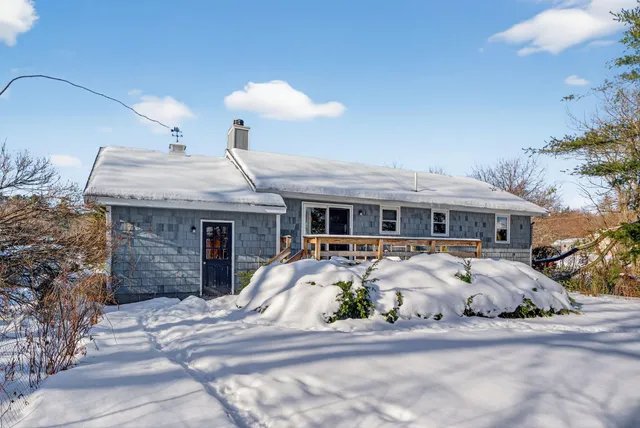 $399,000 | 4 Barque Road, Bath, ME 04530