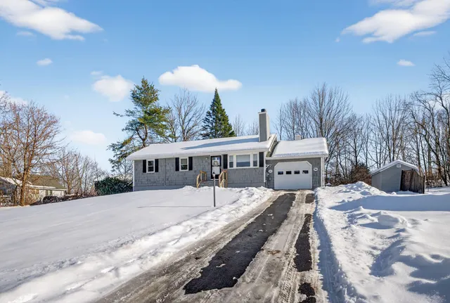 $399,000 | 4 Barque Road, Bath, ME 04530