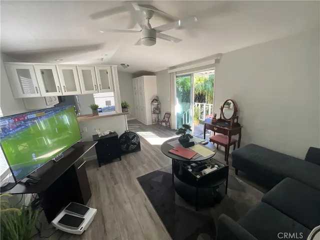 $89,999 | 2060 Newport Boulevard, Costa Mesa, CA 92627