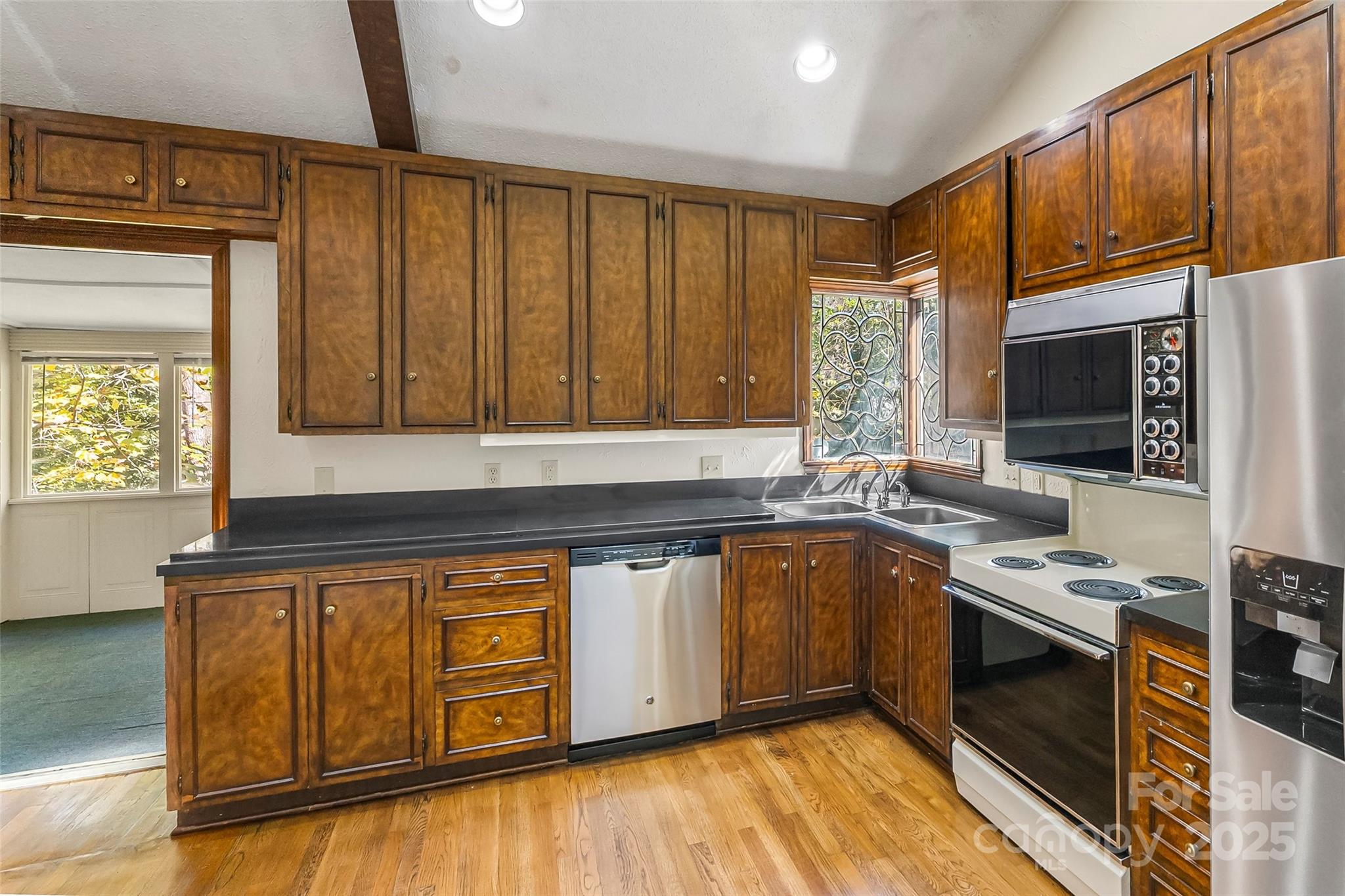 212 Riverside Drive Morganton, NC 28655 - Photo 11 of 47