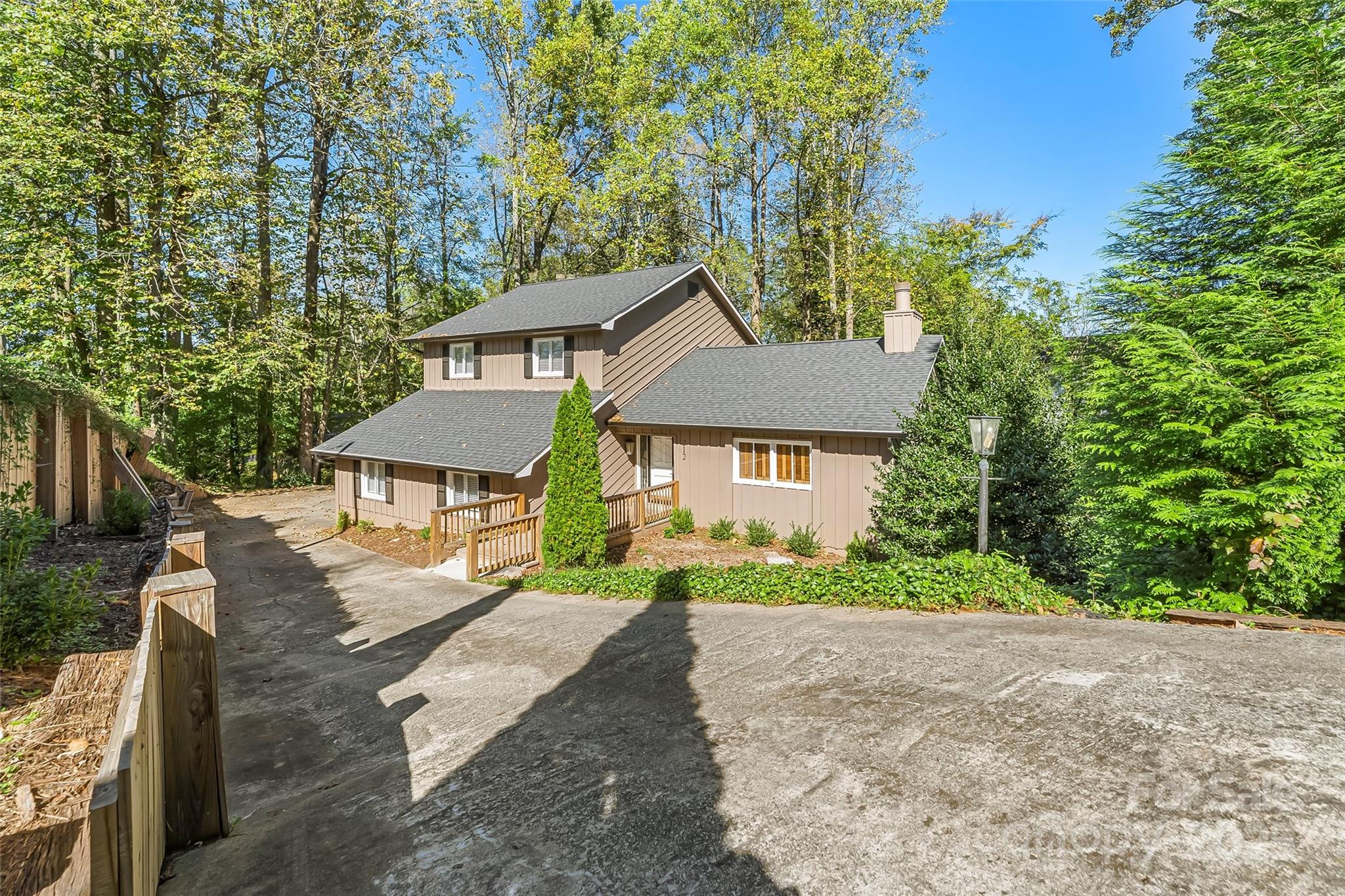 212 Riverside Drive Morganton, NC 28655 - Photo 2 of 47