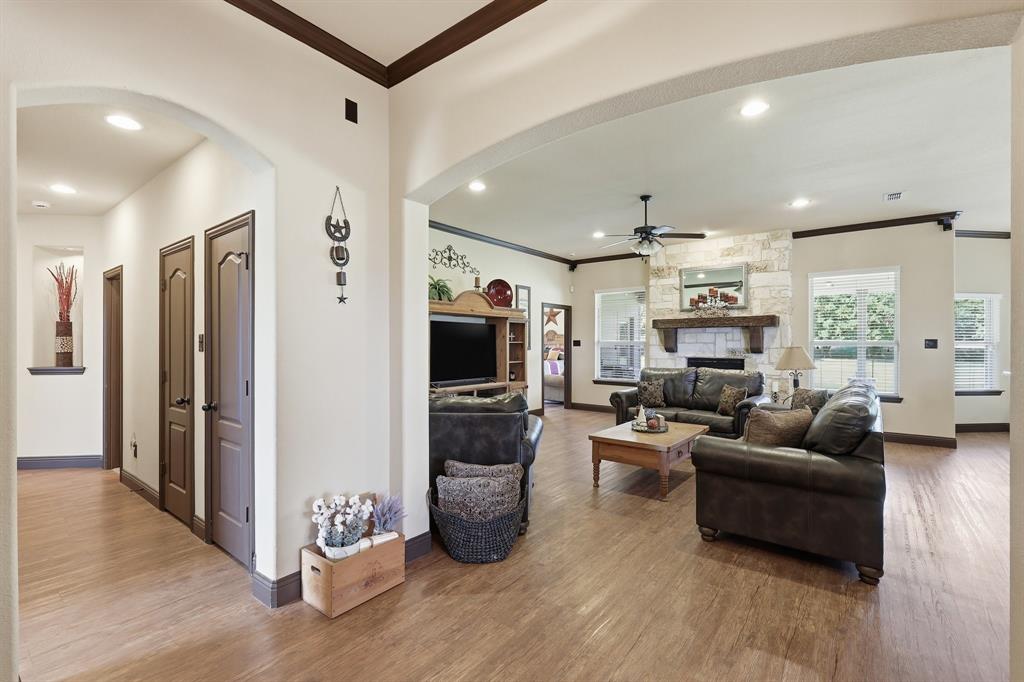 11480 Chisum Road Sanger, TX 76266 - Photo 6 of 40