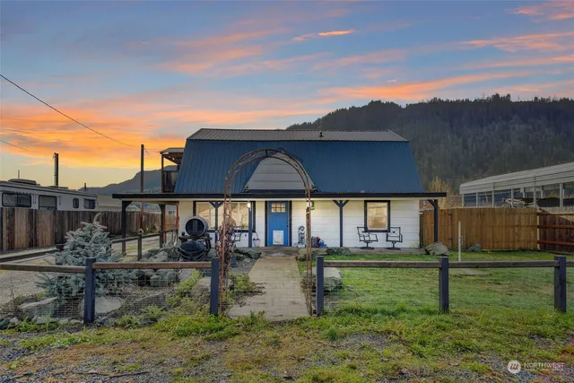 $352,500 | 168 Wood Avenue, Morton, WA 98356