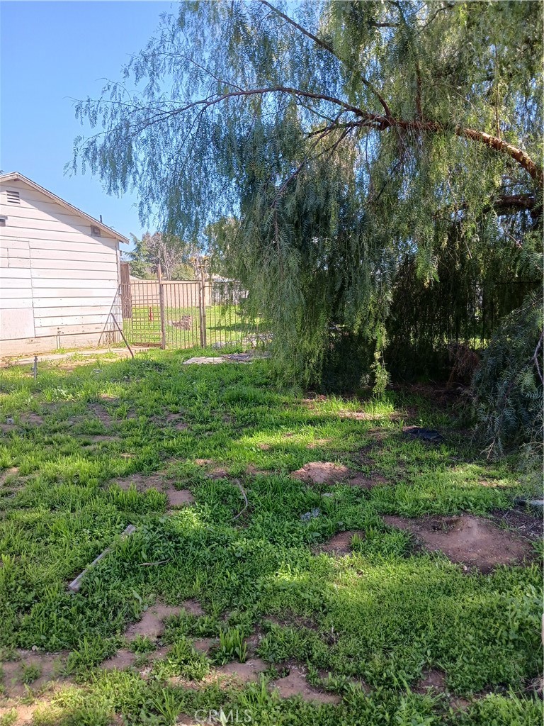 477 County Line Road Calimesa, CA 92320 - Photo 14 of 19 a view of backyard with green space
