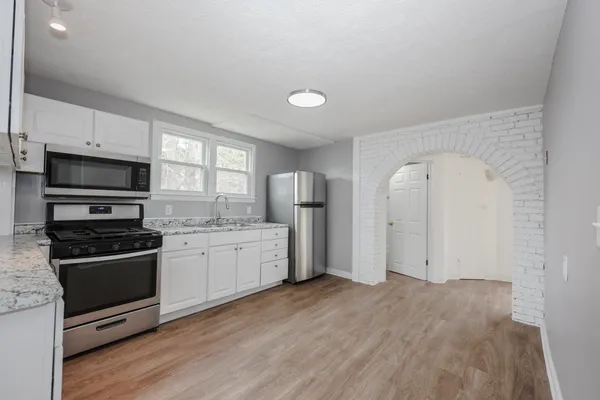 $3,200 | 2 Gamache Road, Derry, NH 03038