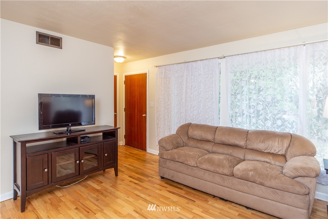 1440 Irondale Road Port Hadlock, WA 98339 - Photo 5 of 30 Gallery Image 5