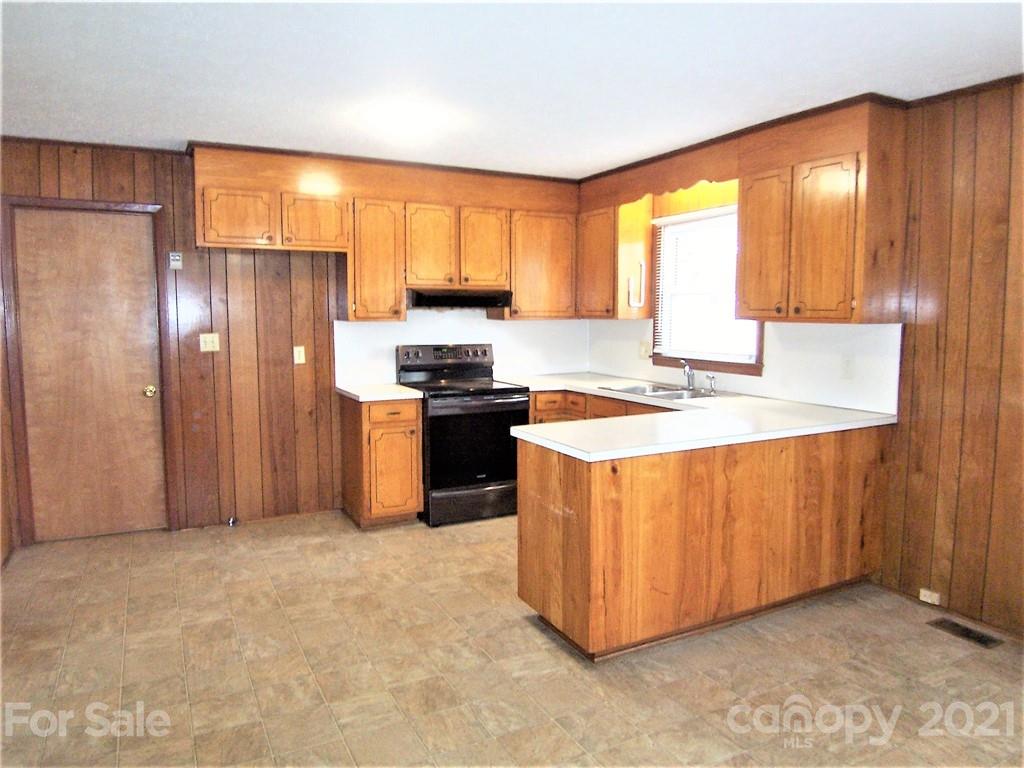 5312 Spring Lane Shelby, NC 28152 - Photo 12 of 25 Gallery Image 12