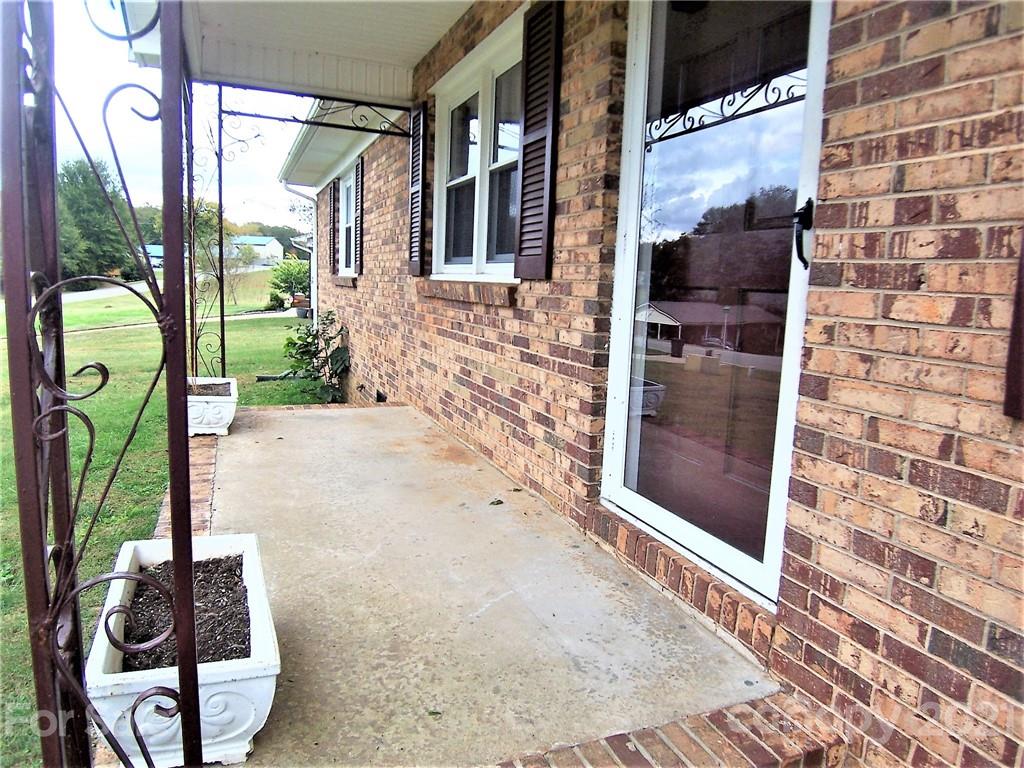 5312 Spring Lane Shelby, NC 28152 - Photo 5 of 25 Gallery Image 5