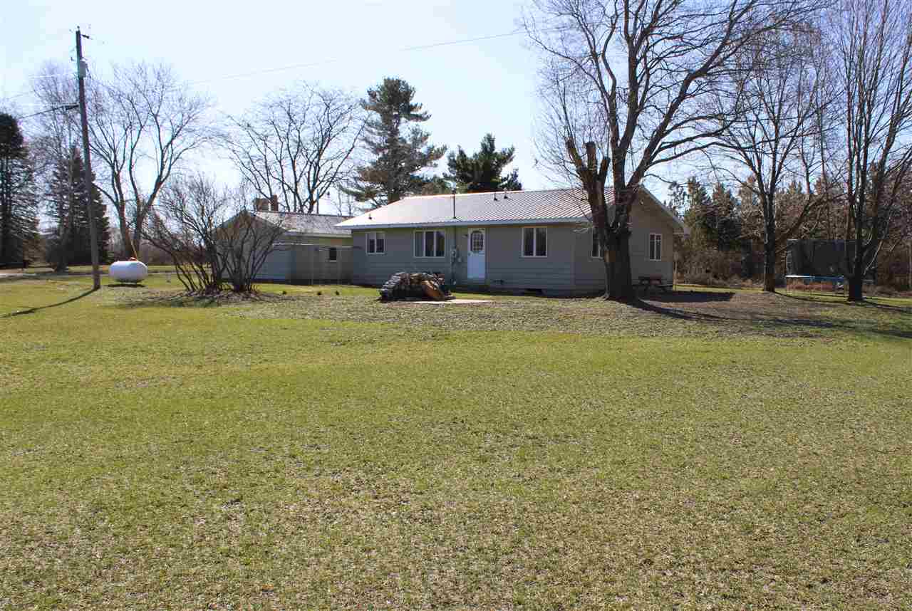 5030 West Pleasant Valley Road Blanchard, MI 49310 - Photo 3 of 22 1885671-2.JPG