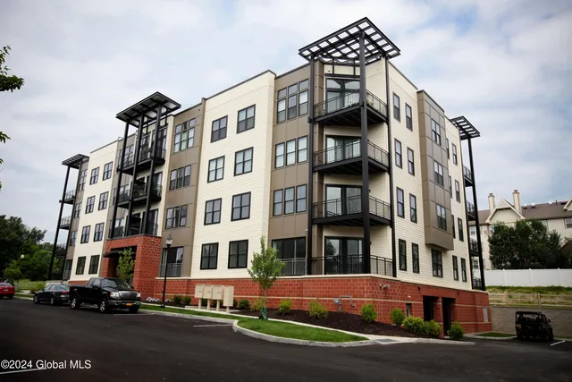 $2,218 | 25 Whistler Court, Unit 504, Saratoga Springs, NY 12866