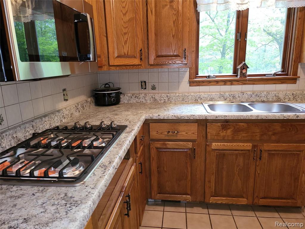 2281 Bennett Road Cheboygan, MI 49721 - Photo 7 of 38
