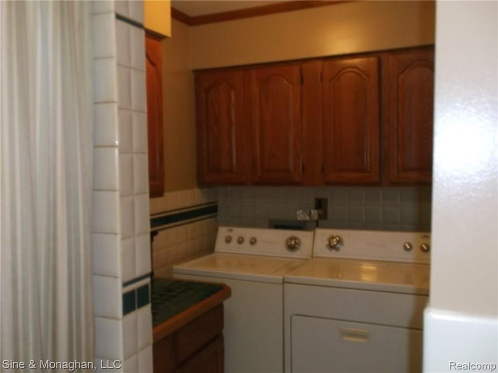 6457 Trumble Road St. Clair, MI 48079 - Photo 8 of 27 #7 DSCF0027.JPG