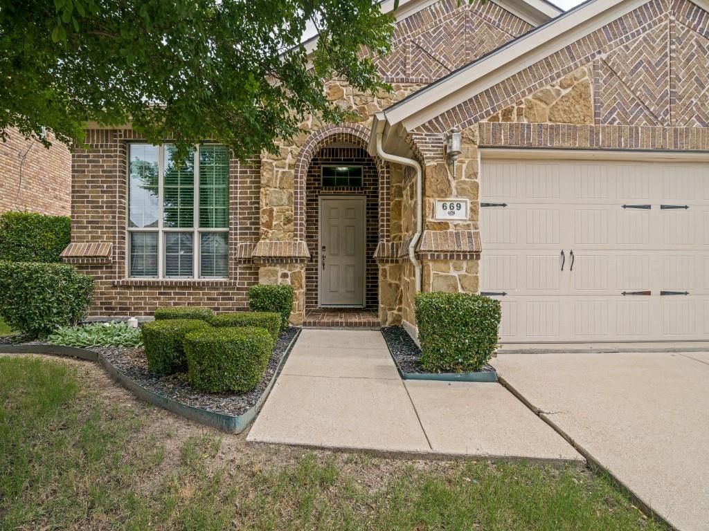 669 Payton Way Fate, TX 75087 - Photo 3 of 36