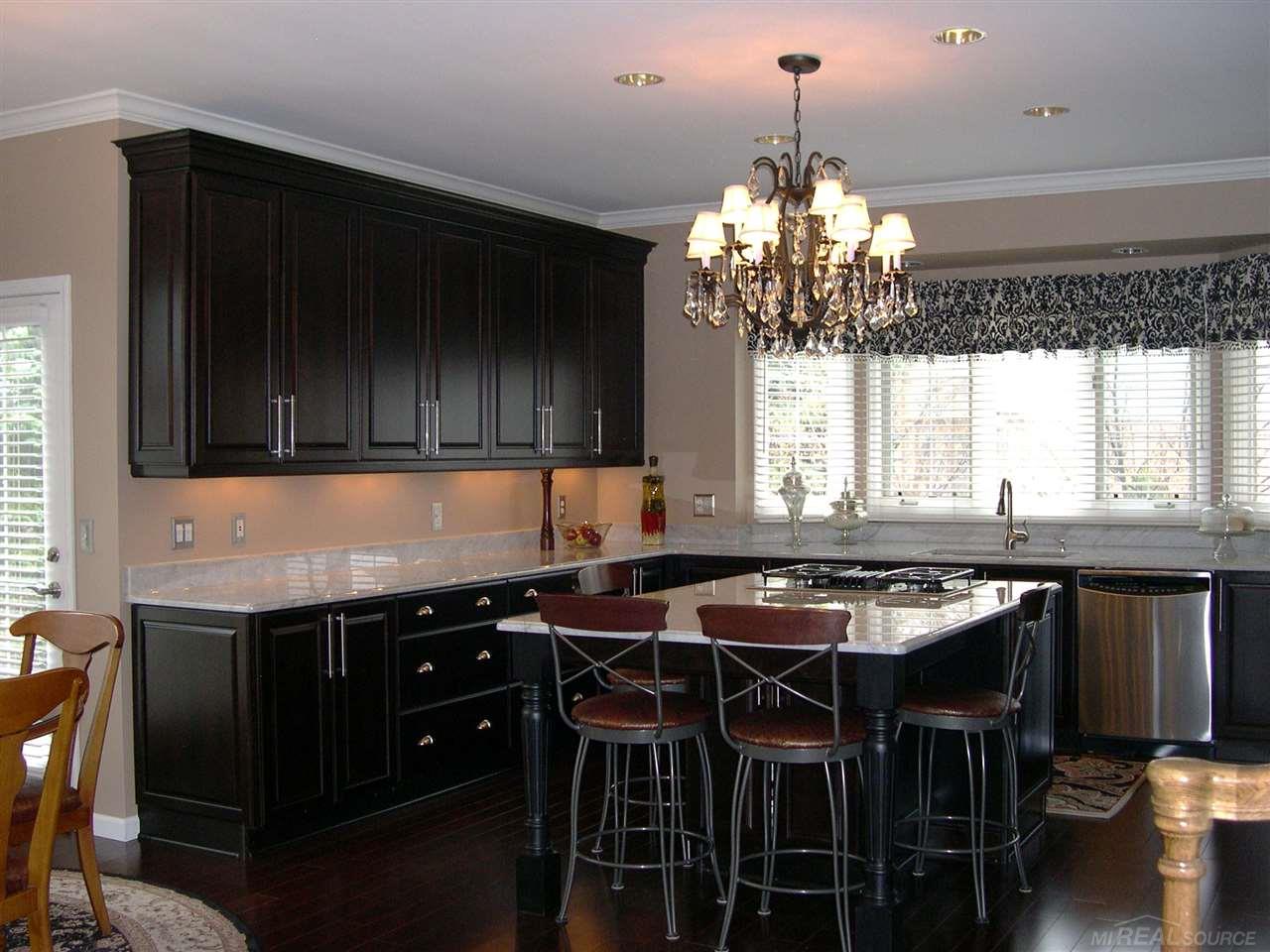 2062 Mapleridge Road Rochester Hills, MI 48309 - Photo 9 of 35