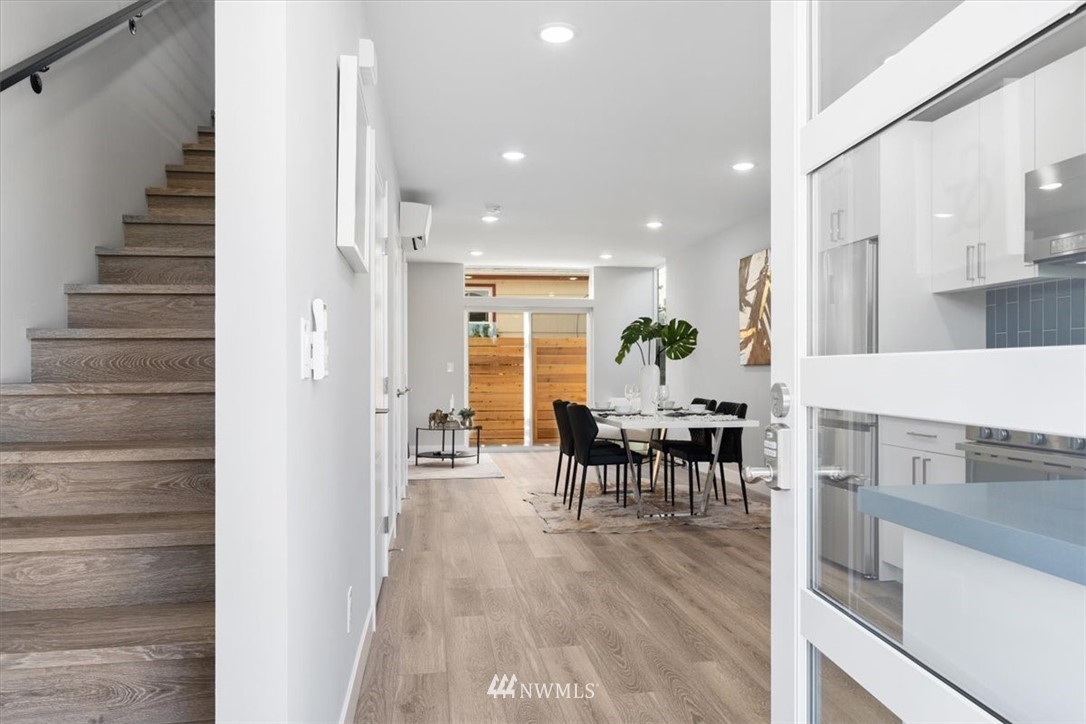 729 North 70th Street Seattle, WA 98103 - Photo 3 of 37 Gallery Image 3
