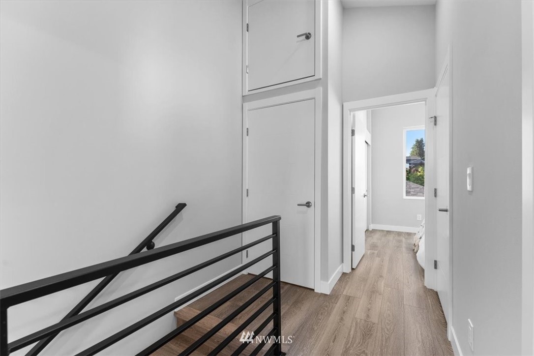 729 North 70th Street Seattle, WA 98103 - Photo 22 of 37 Gallery Image 22