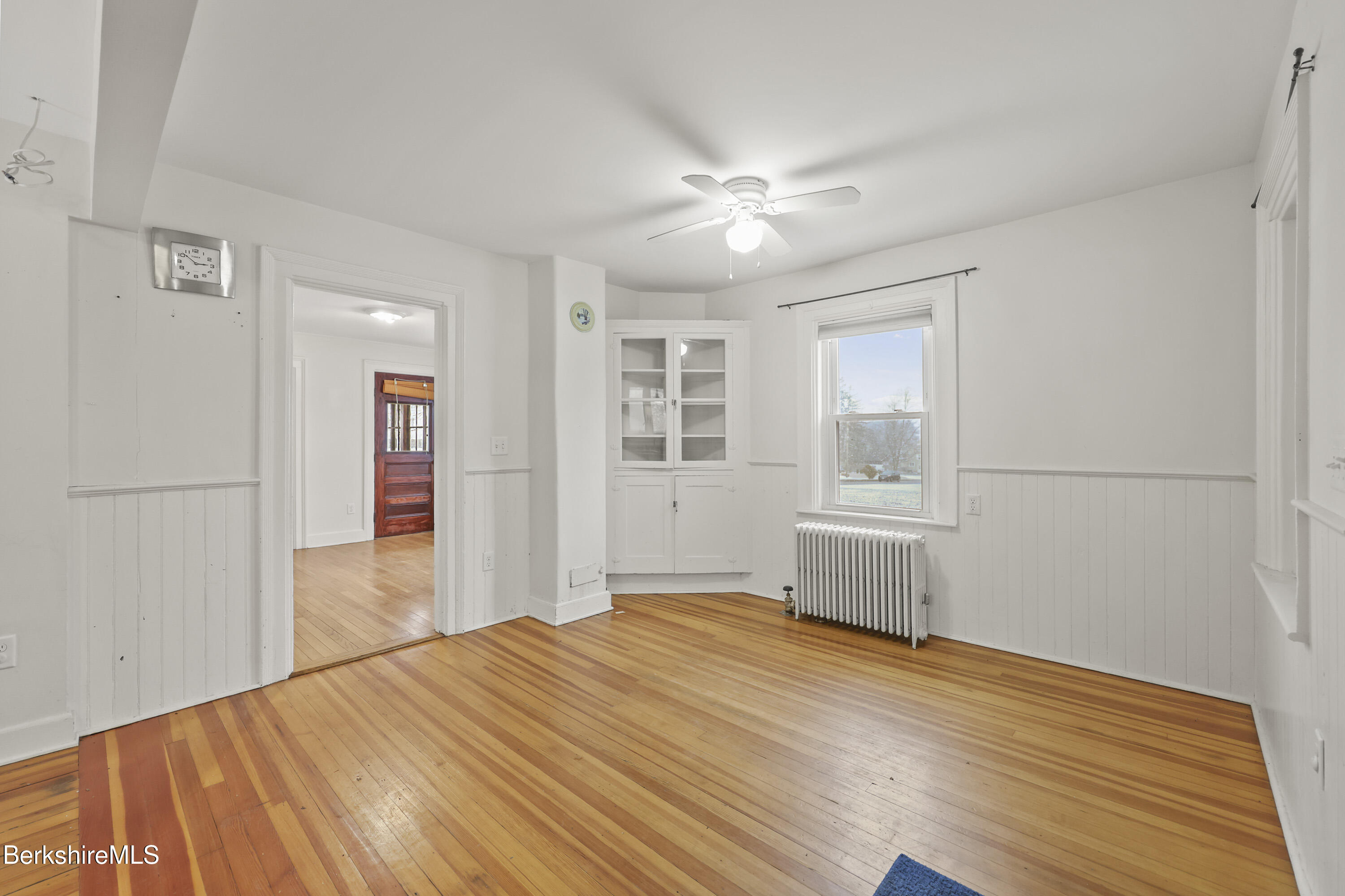 155 Laurel Street Lee, MA 01238 - Photo 21 of 43 110 Breakfast Area
