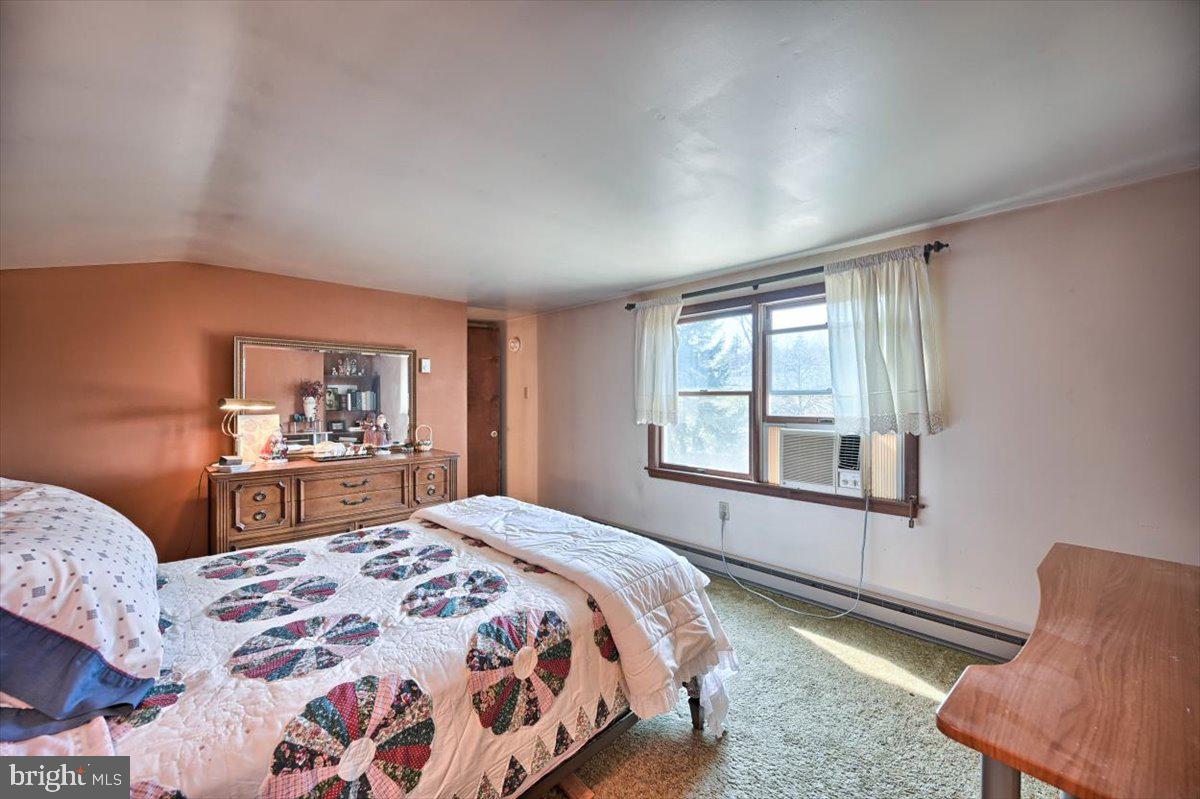 215 Orchard Road New Cumberland, PA 17070 - Photo 21 of 42 Second story suite