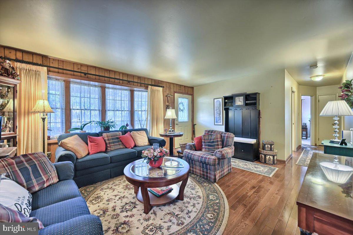 215 Orchard Road New Cumberland, PA 17070 - Photo 4 of 42 Gallery Image 4