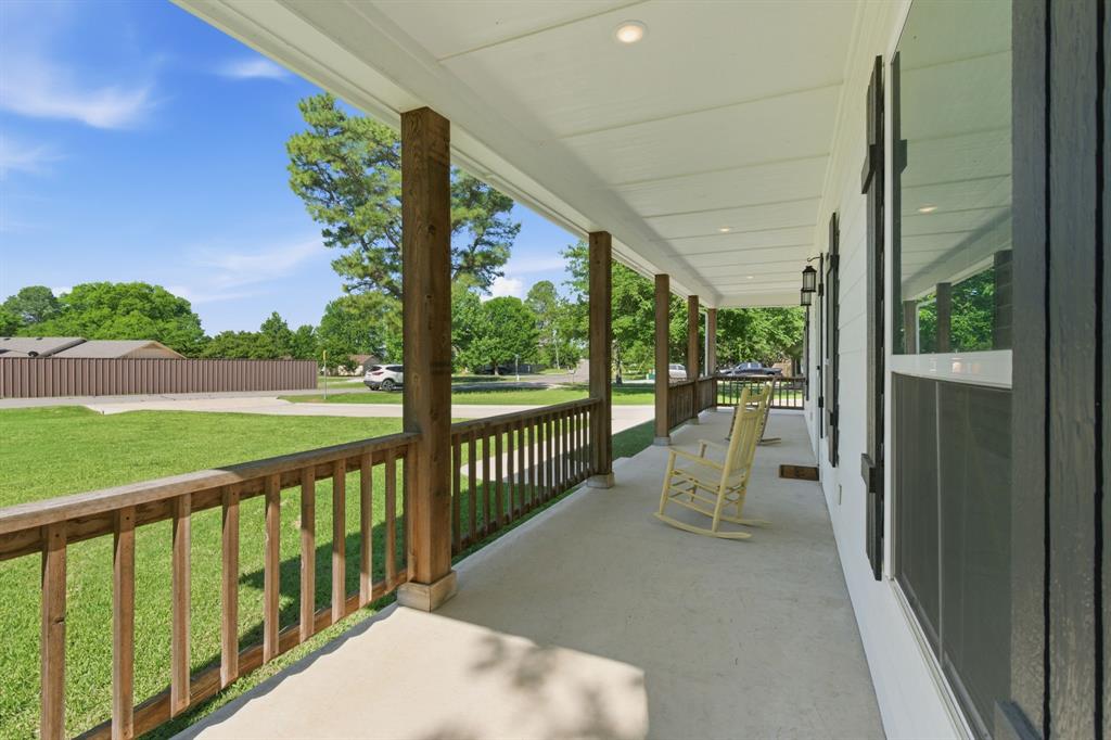 300 Mockingbird Lane Springtown, TX 76082 - Photo 6 of 32 Front Porch