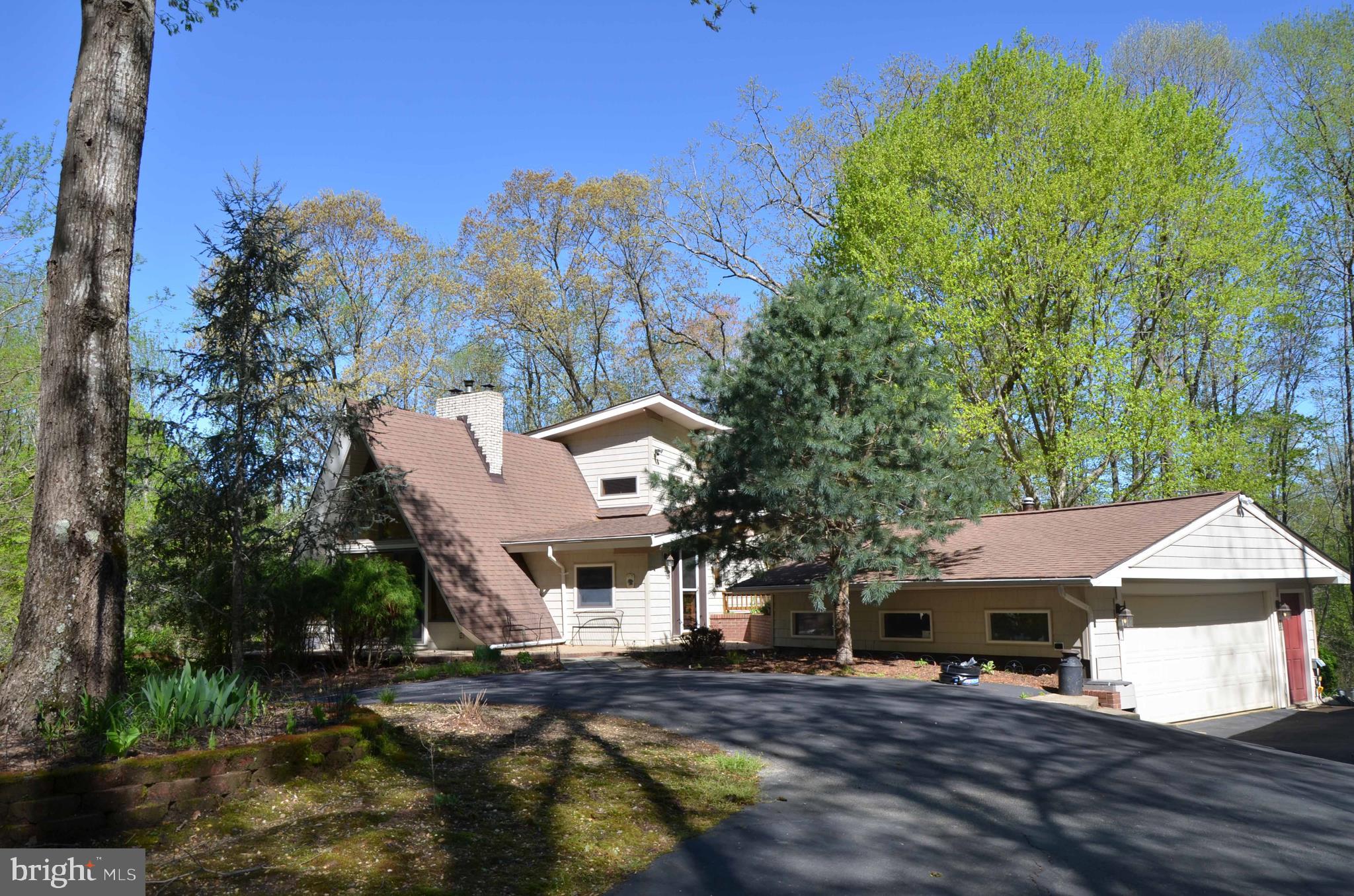 Front Elevation, Circular Paved Driveway