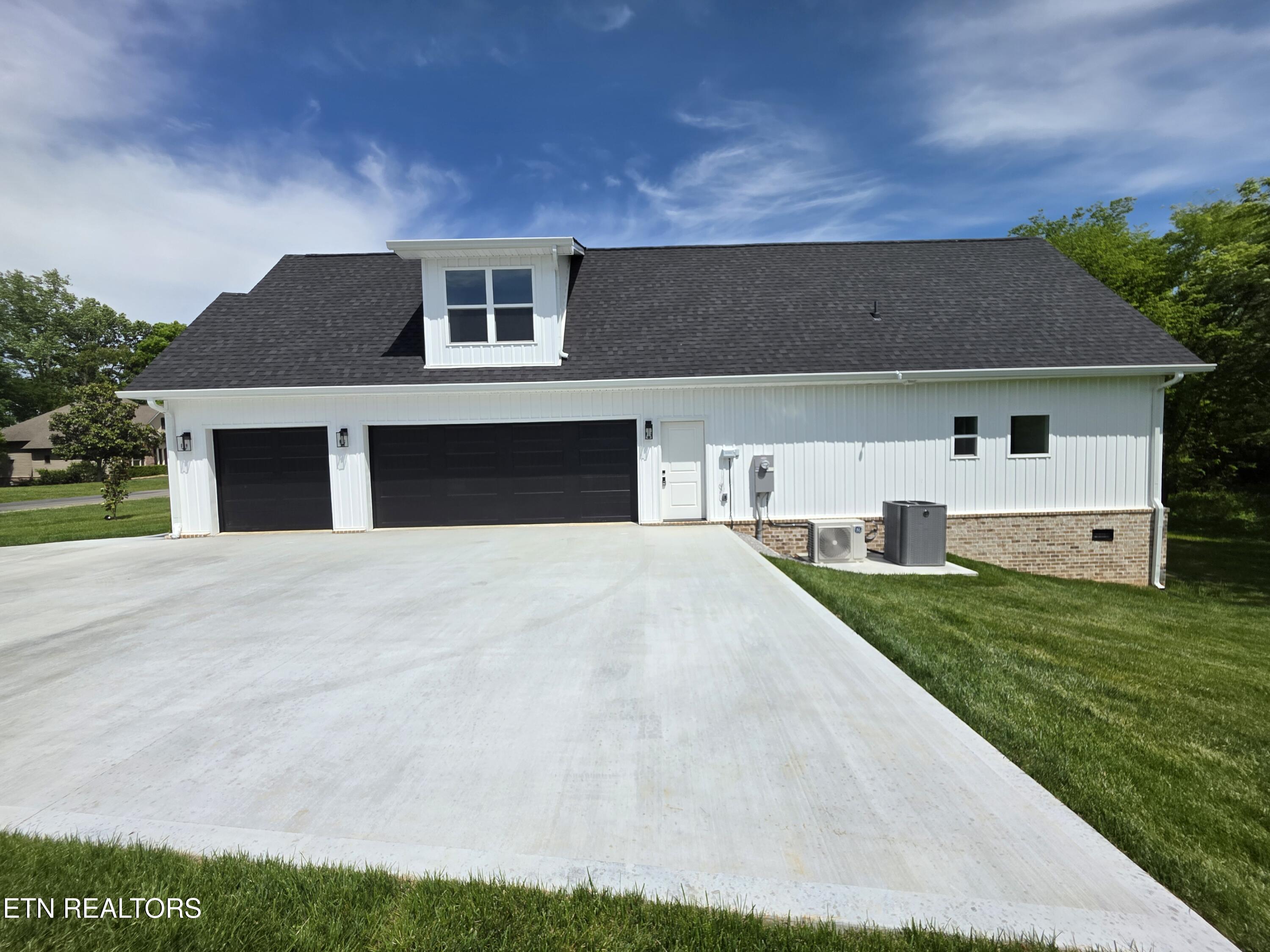 122 Walelu Trail Vonore, TN 37885 - Photo 56 of 57 3 car garage