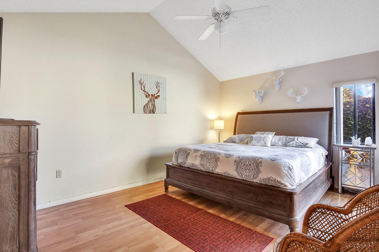 118 Ridge Road Jupiter, FL 33477 - Photo 4 of 29 118 Ridge Rd Jupiter FL 33477-print-011-